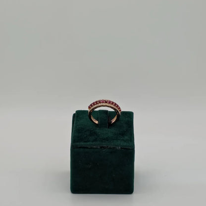 Anello A Fascia Rosa Con Rubini E Diamanti